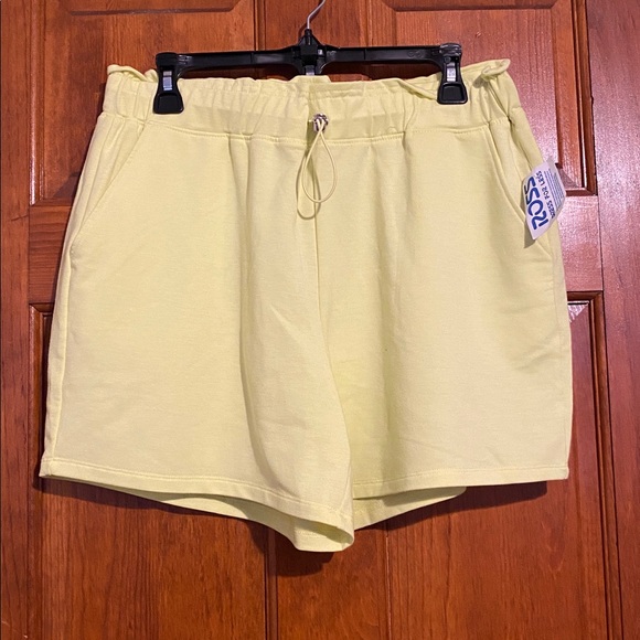 Zoe + Phoebe Neon Yellow Cropped Shirt & Shorts Set - Picture 5 of 9